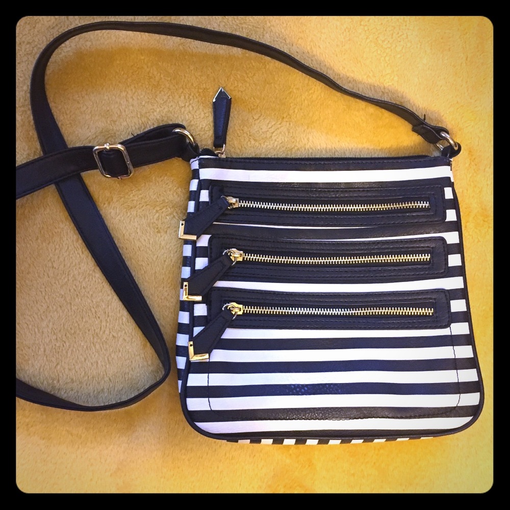Black & white stripe crossbody bag